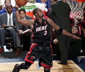 那年的闪电侠！媒体晒韦德06年总决赛的赛场照与球迷分享