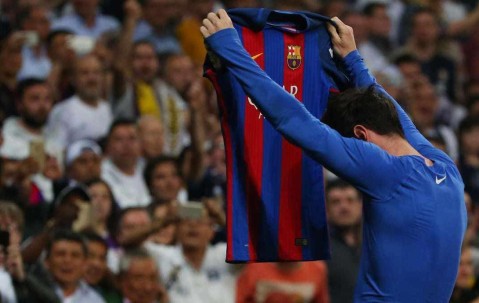 app下载-龙赛罗喷完皇马后看皇马回暖，又开始黑巴萨和梅西！