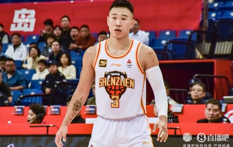 体育视频直播-双枪！贺希宁半场13中6砍14分 史密斯半场9中5砍18分&amp;第二节15分